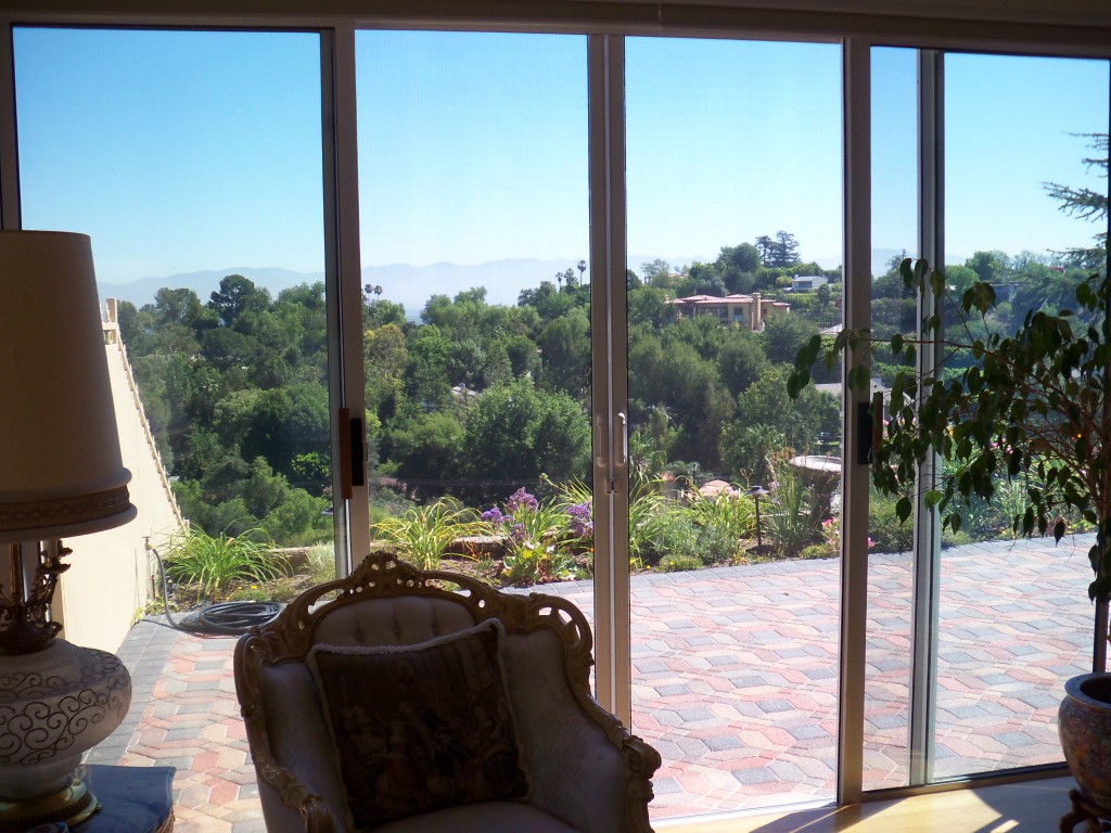 Mobile Service in Calabasas for Screen Doors Retractable Screen Doors