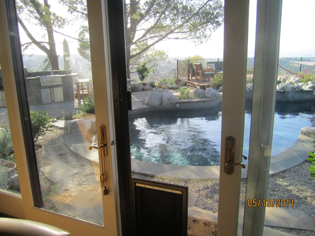 Double Sliding Screen Doors in Thousand Oaks | mobile scren service installing screen doors in thousand oaks