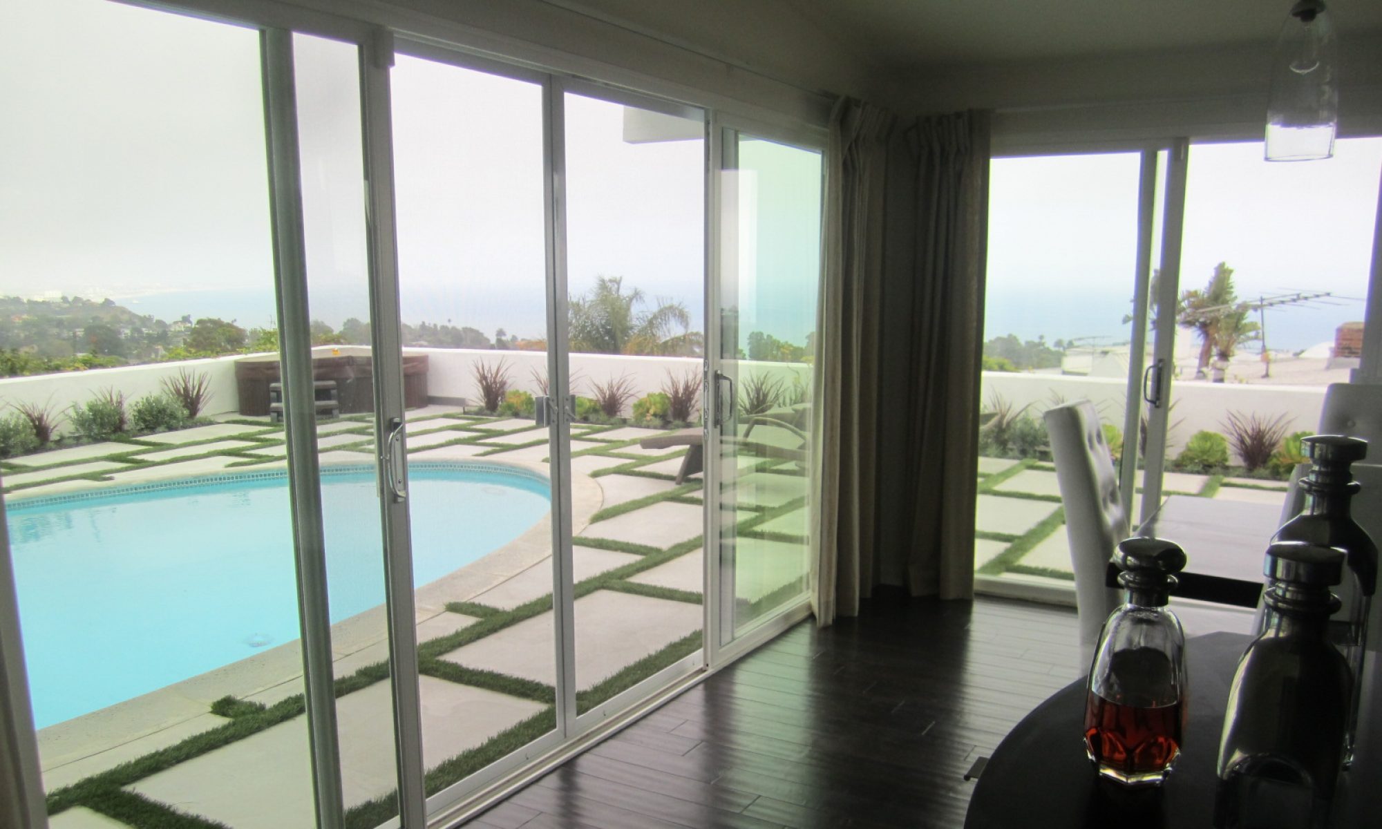 croppedNorthridgeWindowandDoorScreens036.jpg Retractable Screen