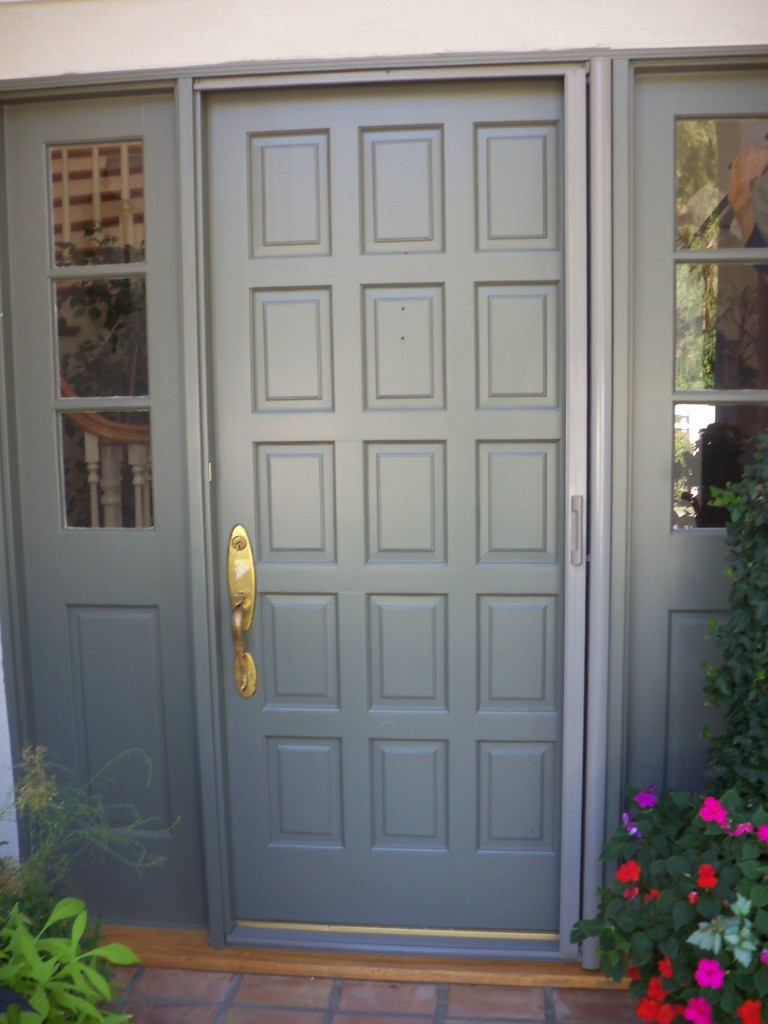 Sherman Oaks Screen Doors | Mobile Screen Service in Sherman Oaks installers of Retractable Screen Doors