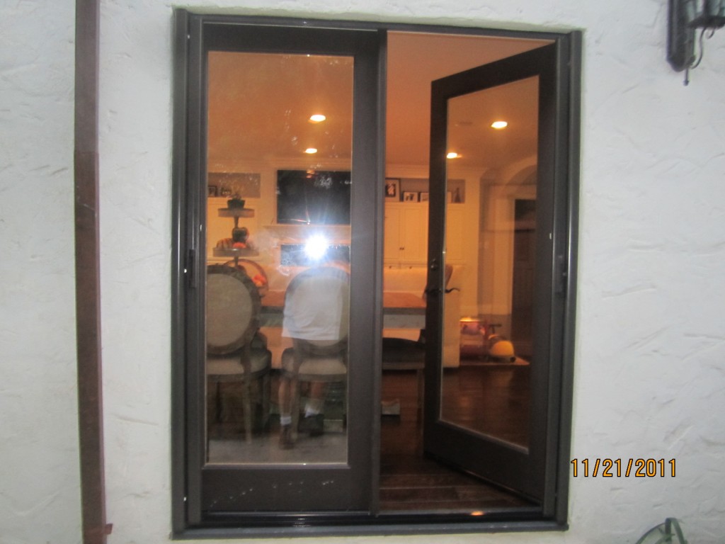 Sherman Oaks Retractable Screen Doors | Mobile Screen Service in Sherman Oaks installers of Retractable Screen Doors