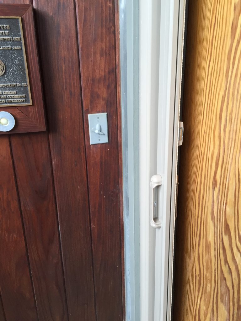 Hide away screen door Retractable Screen Doors